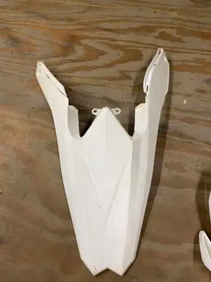 BONECUTTER FRONT FENDER, WHITE, RACE TEAM DECAL