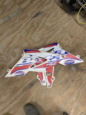 Beta LEFT RADIATOR SHROUD, WHITE, USED 2019