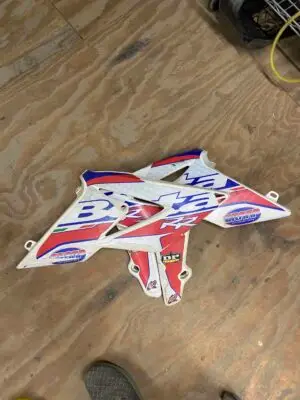 Beta LEFT RADIATOR SHROUD, WHITE, USED 2019