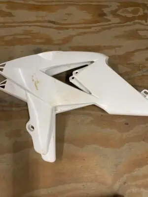 Beta LEFT RADIATOR SHROUD, WHITE, NO DECAL 2019
