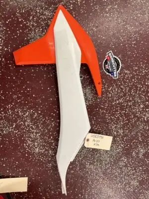 19-22 KTM SIDE L SHROUD USED