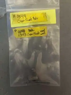 CHAIN GUIDE SCREW (2 parts) USED