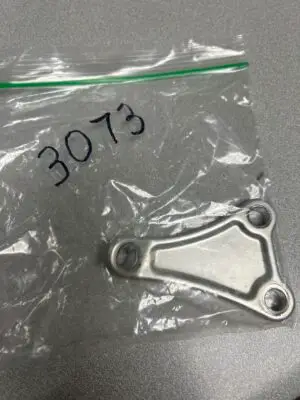 LEFT CYLINDER HEAD SUPPORT 250 USED
