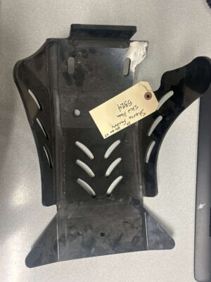 SKIDPLATE PLASTIC 250/300 SE USED