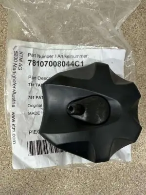 Fuel cap cmpl. 14