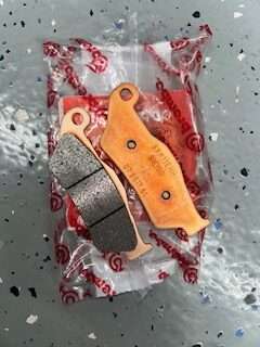BRAKE PADS FRONT BREMBO SYNTER